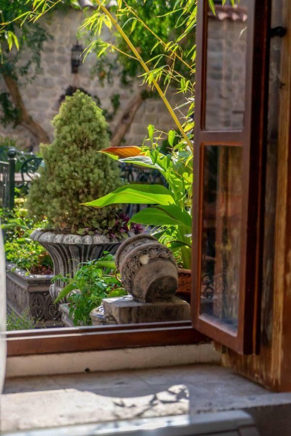 Yesil Ev Cafe & Boutique Hotel ฮาไตย์ ภายนอก รูปภาพ