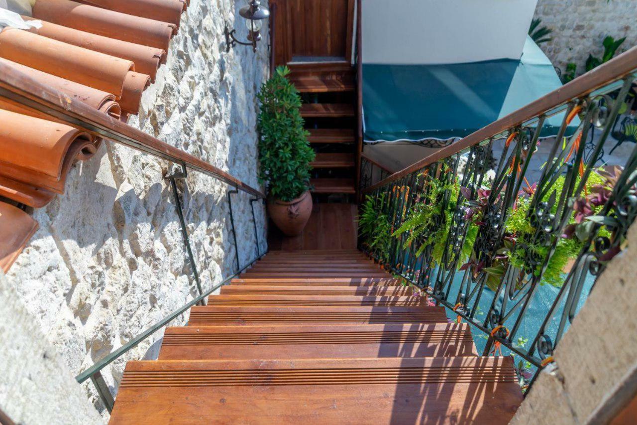 Yesil Ev Cafe & Boutique Hotel ฮาไตย์ ภายนอก รูปภาพ